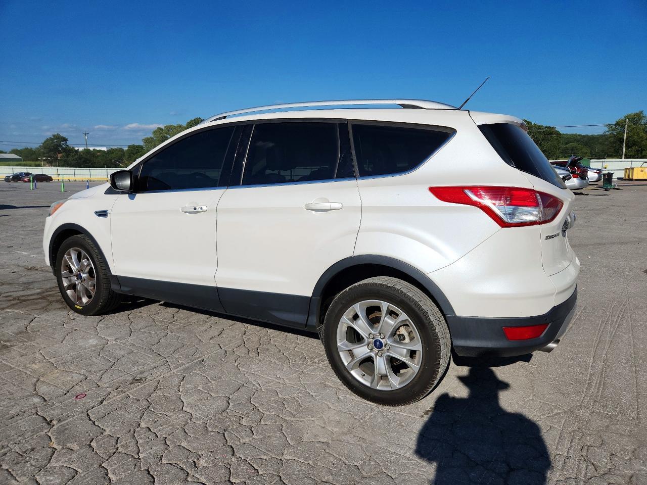 2015 Ford Escape Titanium - Фото 2