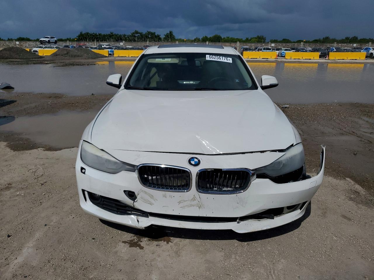 2017 BMW 320 I - Image 5