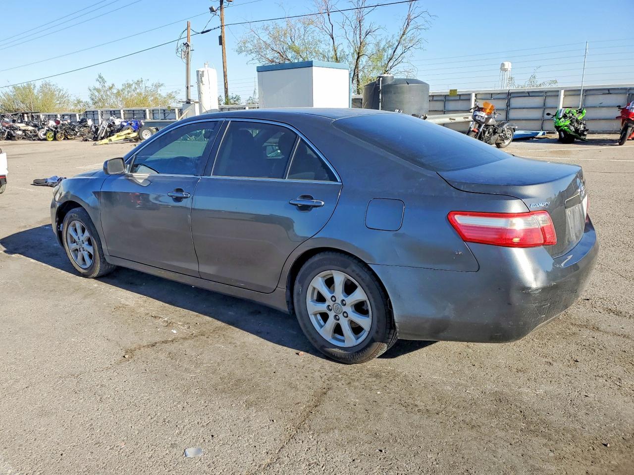 2009 Toyota Camry Le - Image 2