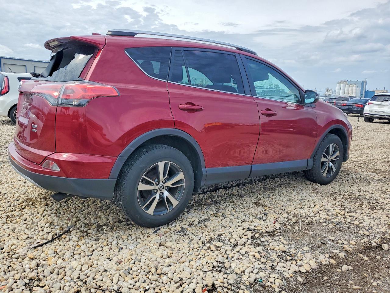2018 Toyota Rav4 Xle - Image 3