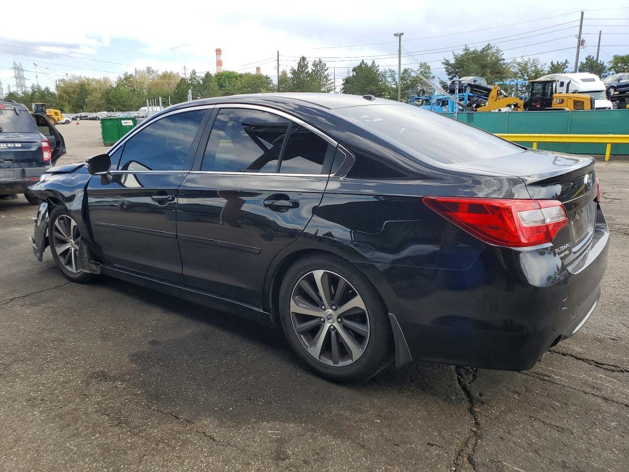 2015 Subaru Legacy 3.6R Limited - Фото 2