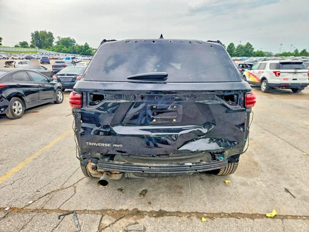 2022 Chevrolet Traverse Ls - Фото 6