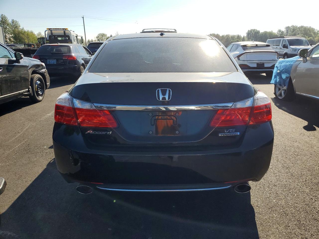 2015 Honda Accord Touring - Image 6