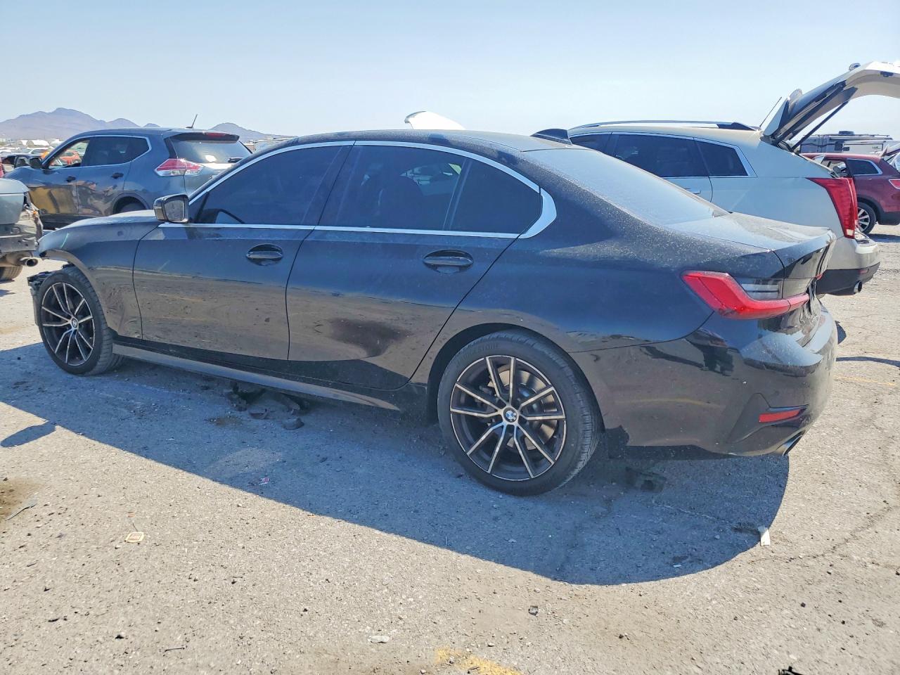 2019 BMW 330I - Фото 2