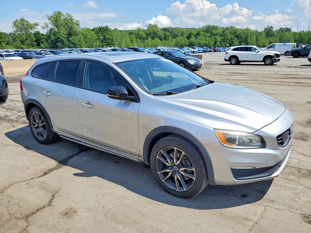 2018 Volvo V60 Cross Country T5 Platinum - Фото 4