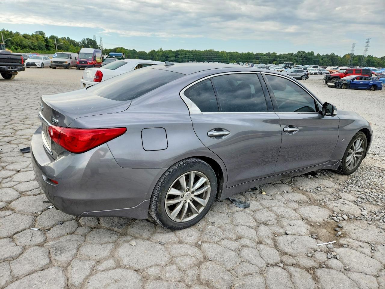 2014 Infiniti Q50 Premium - Image 3