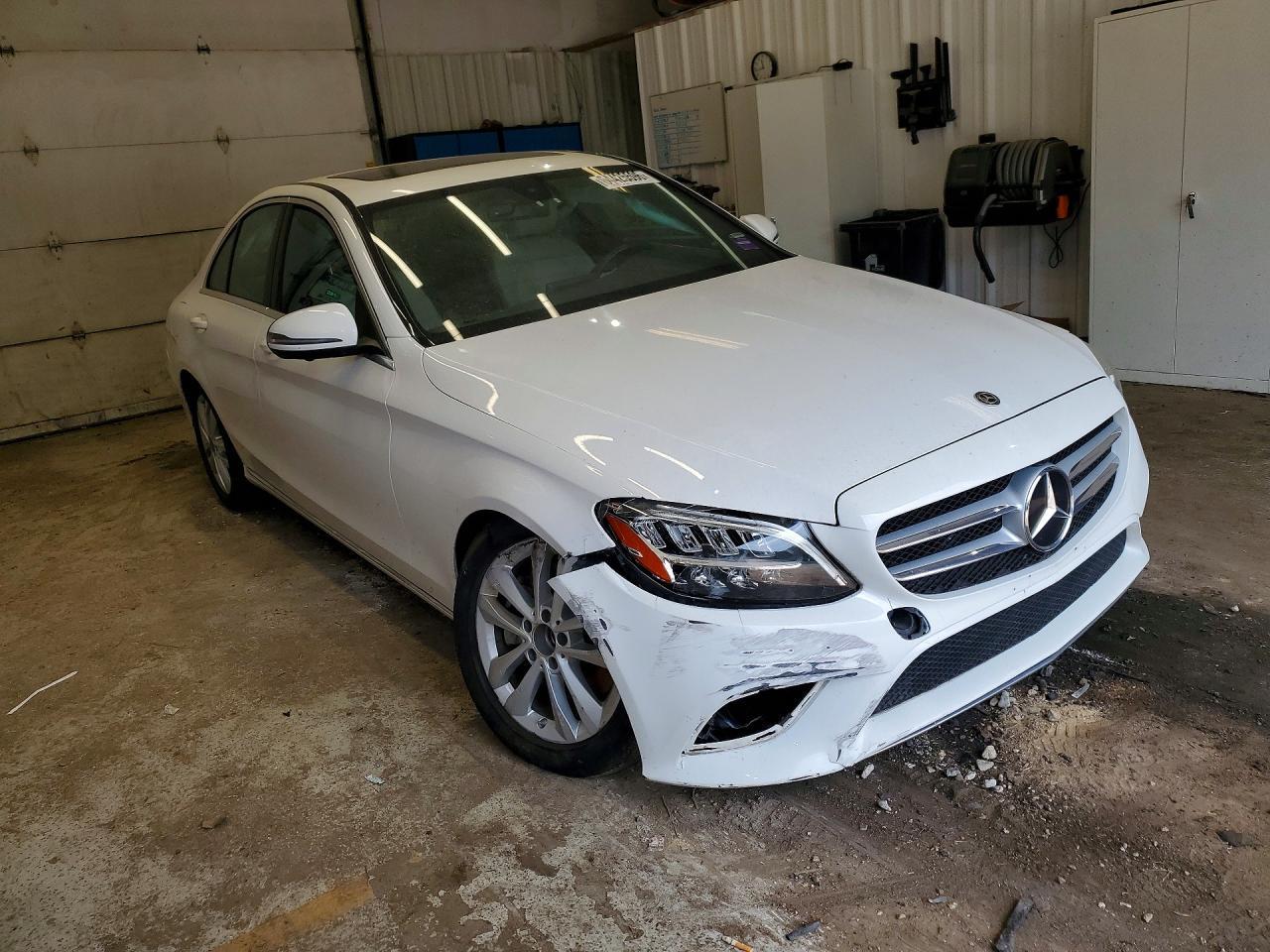 2019 Mercedes-Benz C 300 4Matic - Фото 4
