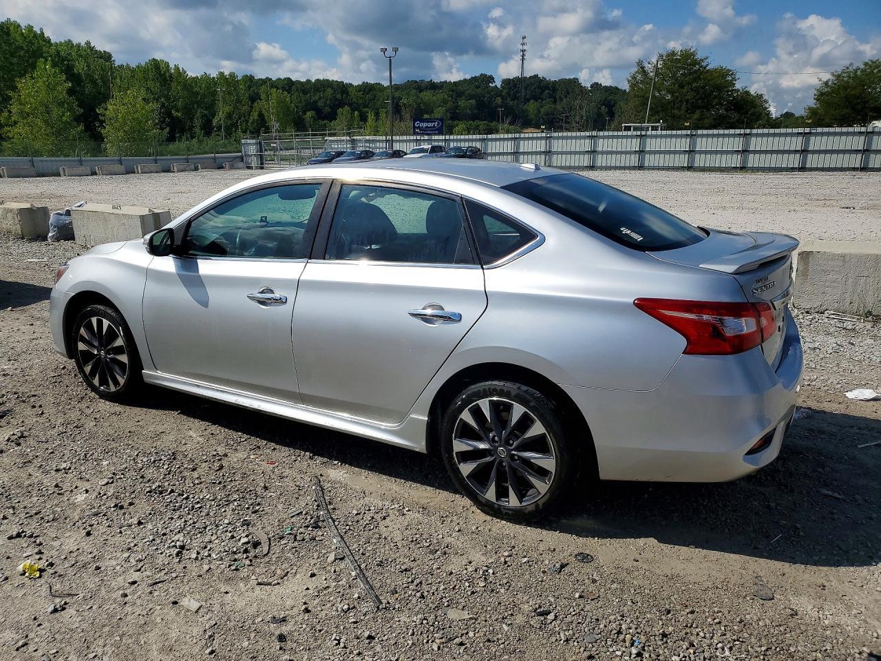 2017 Nissan Sentra Sr - Image 2
