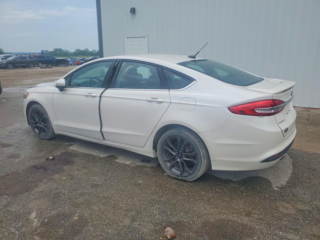 2018 Ford Fusion Se - Image 2