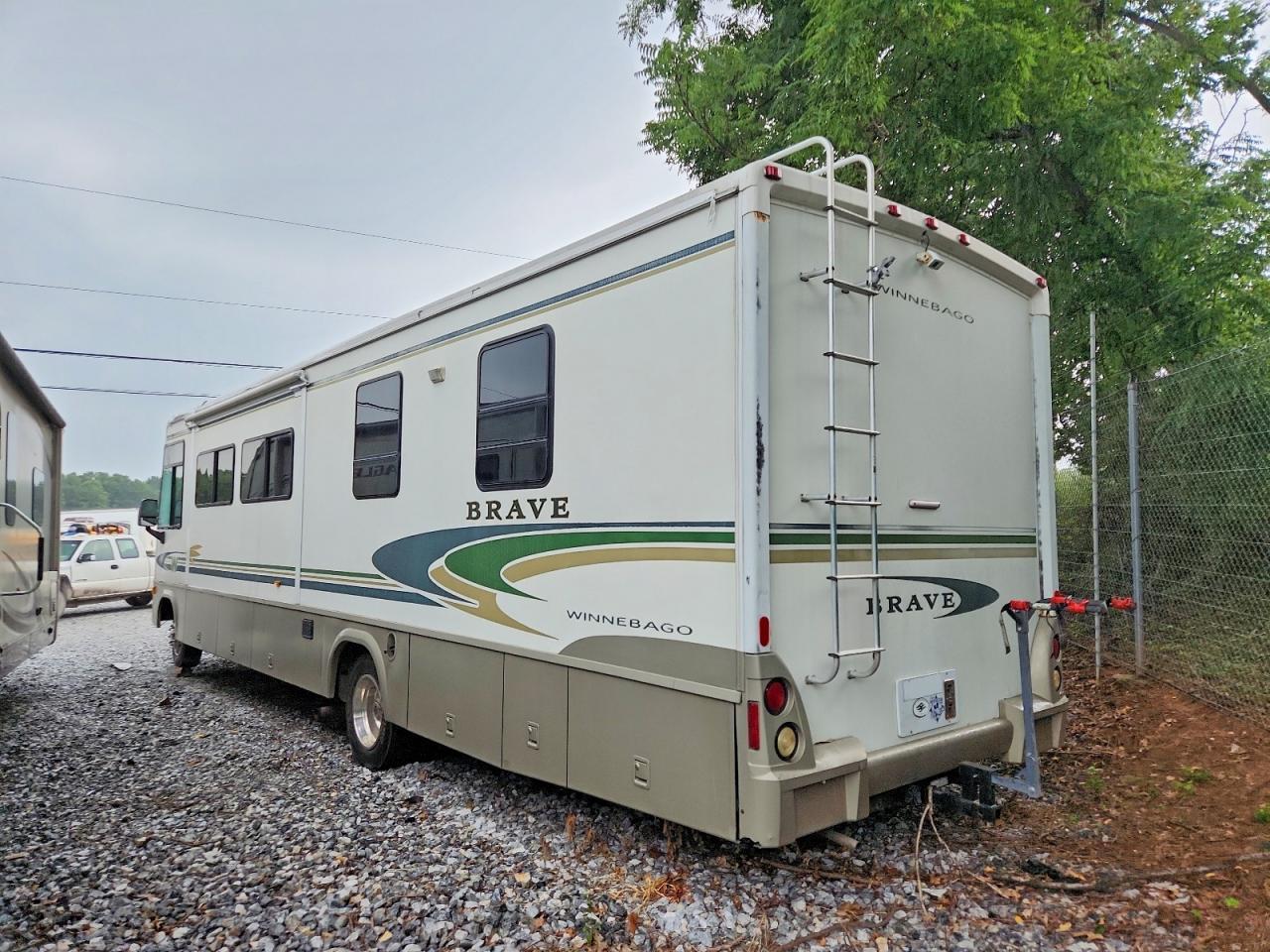 2002 Winnebago Brave Camper - Фото 3