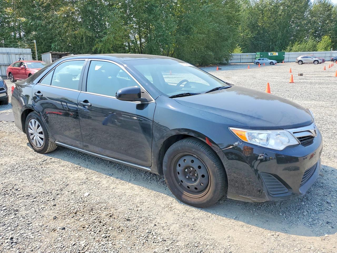 2014 Toyota Camry Le - Фото 4