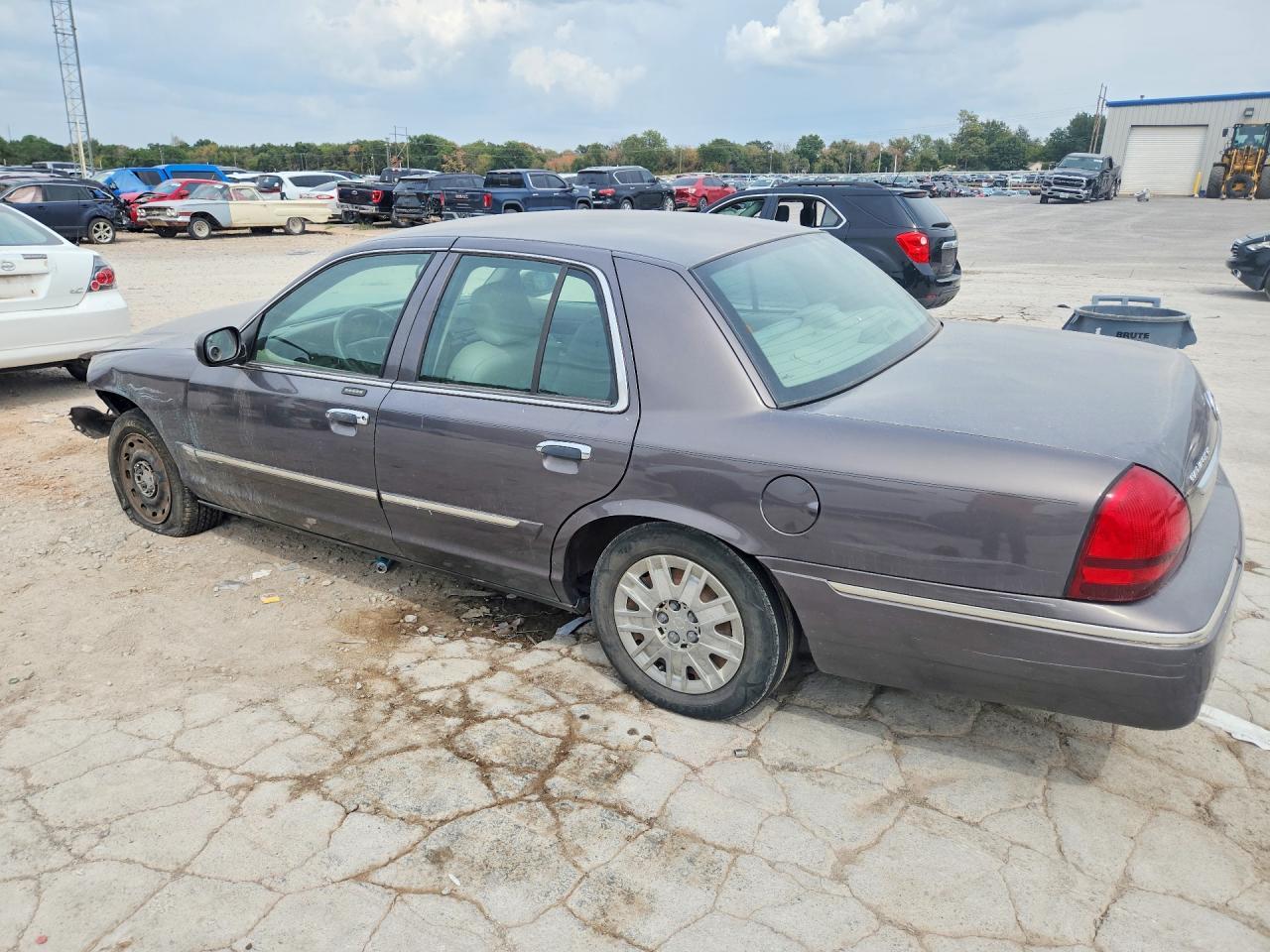 2007 Mercury Grand Marquis Gs - Image 2