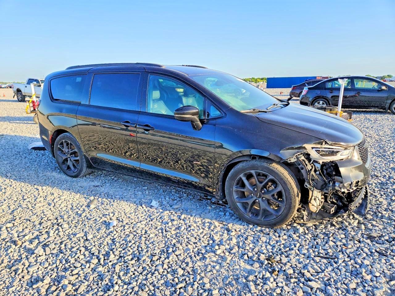 2022 Chrysler Pacifica Touring L - Фото 4