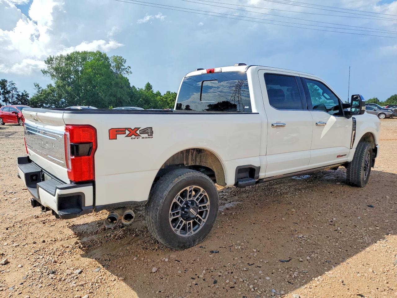 2024 Ford F250 Super Duty - Image 3