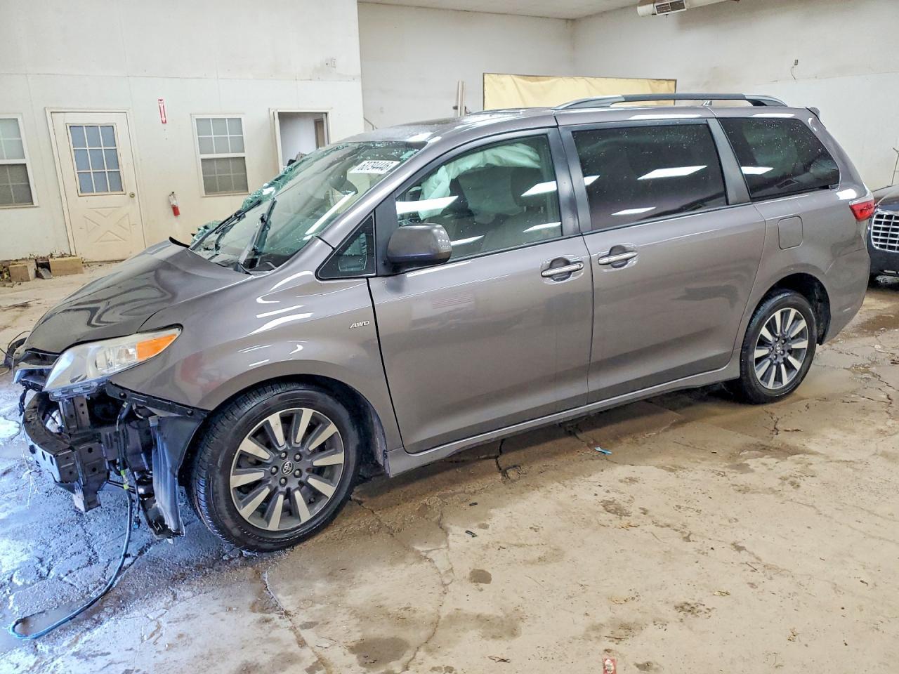 2019 Toyota Sienna Xle 7-Passenger