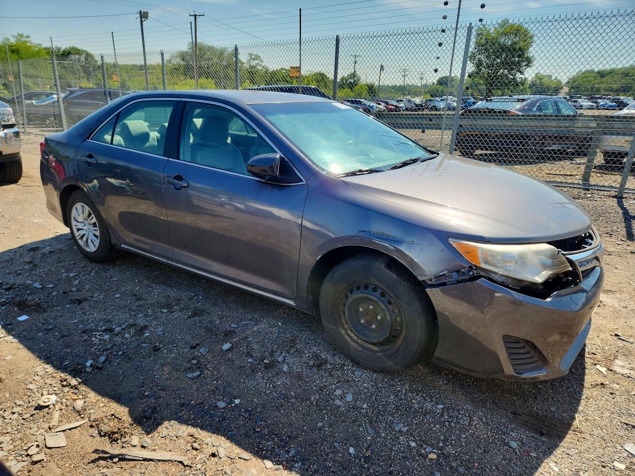 2014 Toyota Camry Le - Image 4