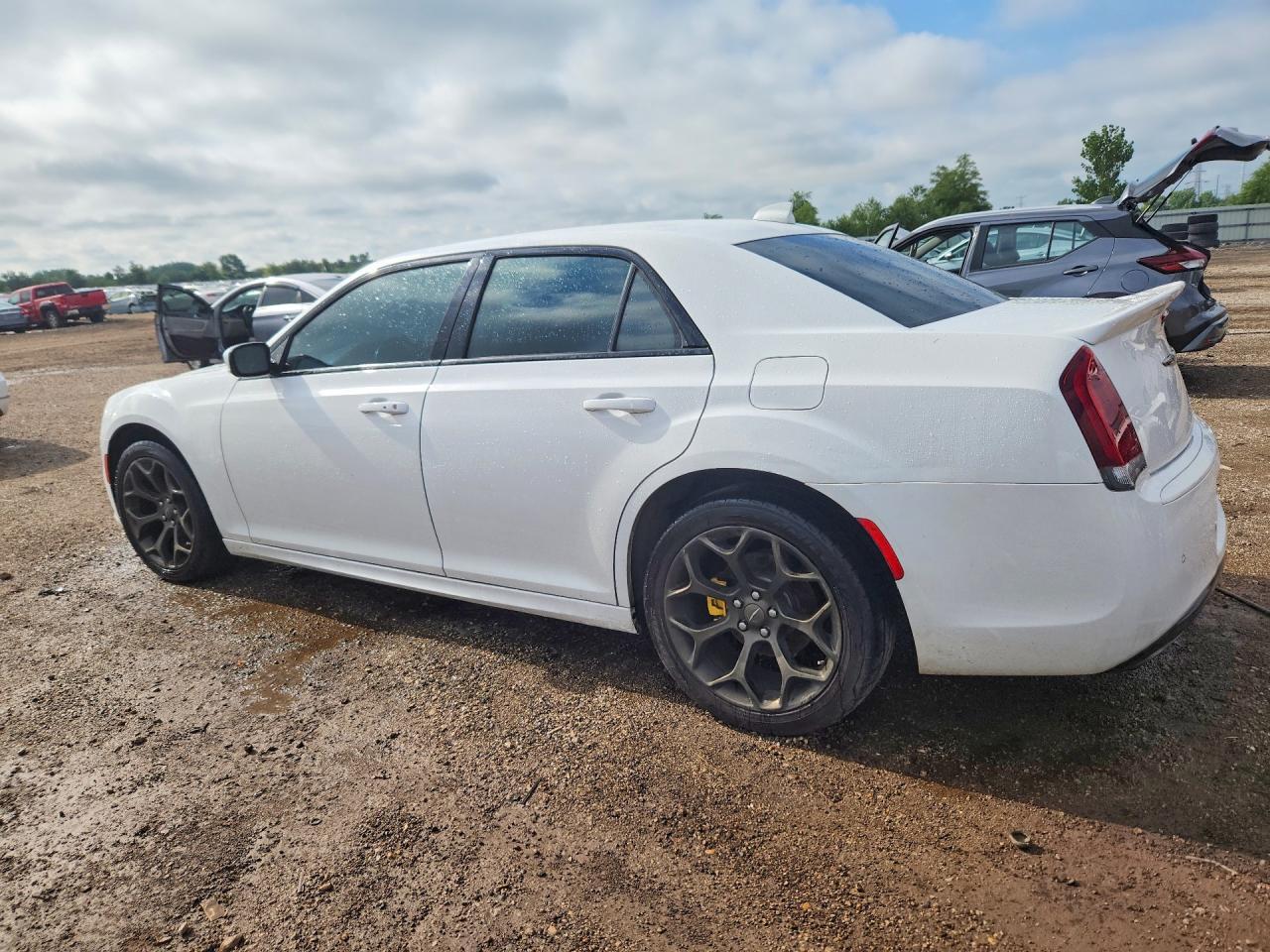 2018 Chrysler 300 S - Фото 2