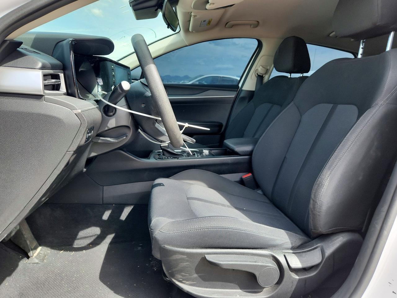 2023 Kia K5 - Фото 7