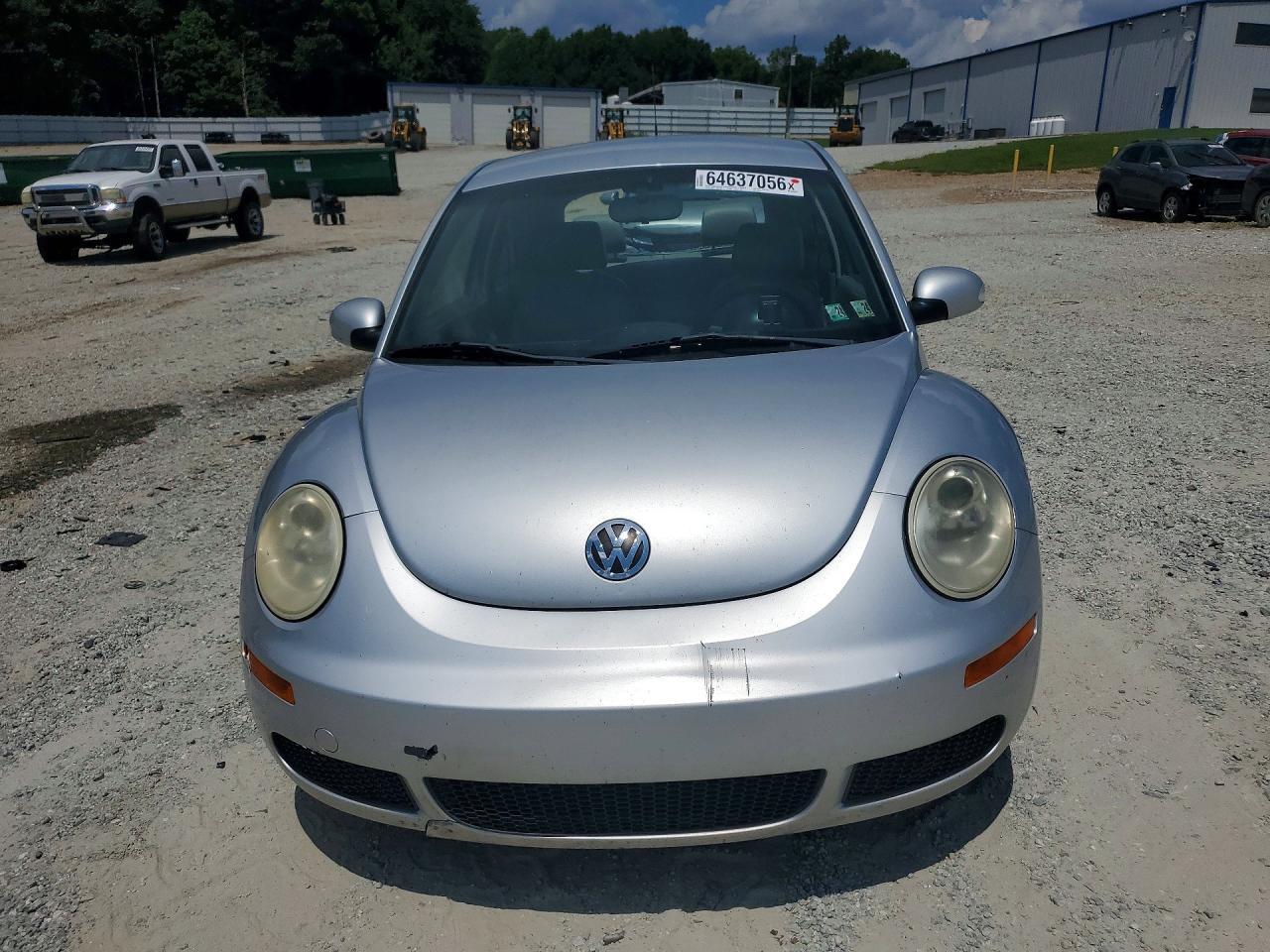 2008 Volkswagen New Beetle S - Image 5