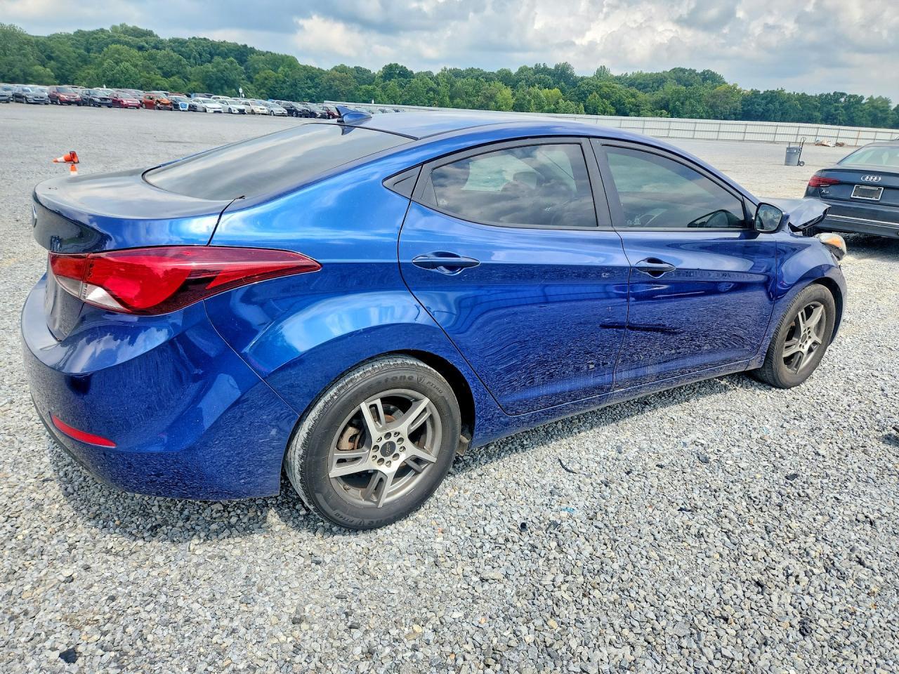 2016 Hyundai Elantra Se - Image 3