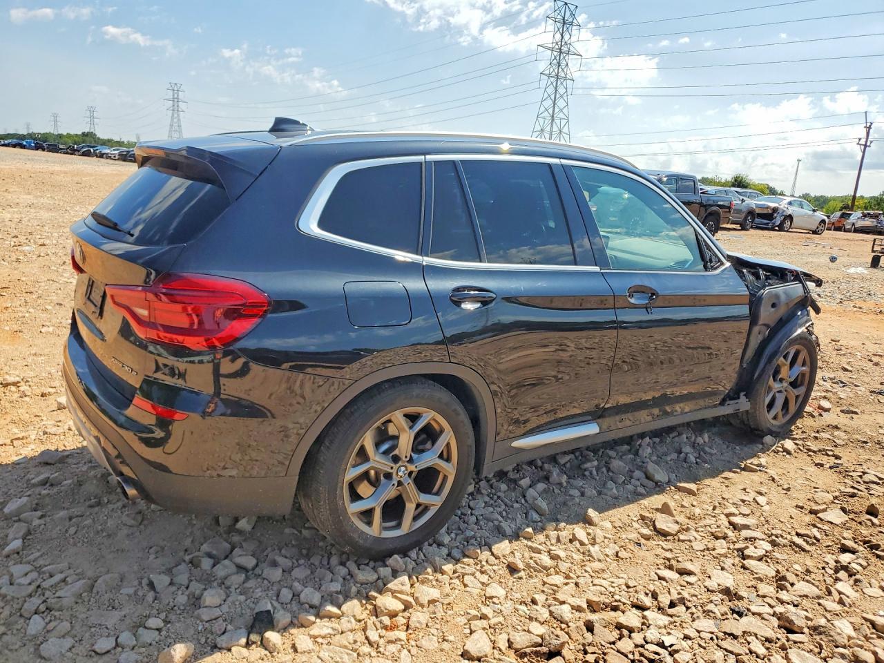 2021 BMW X3 xDrive30E - Фото 3