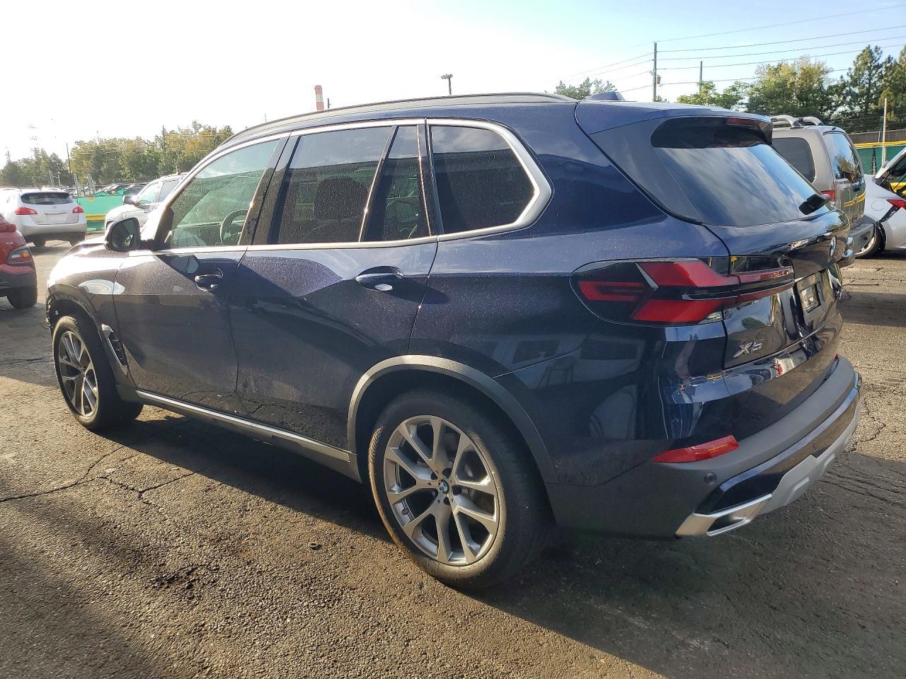 2026 BMW X5 xDrive40I - Image 2