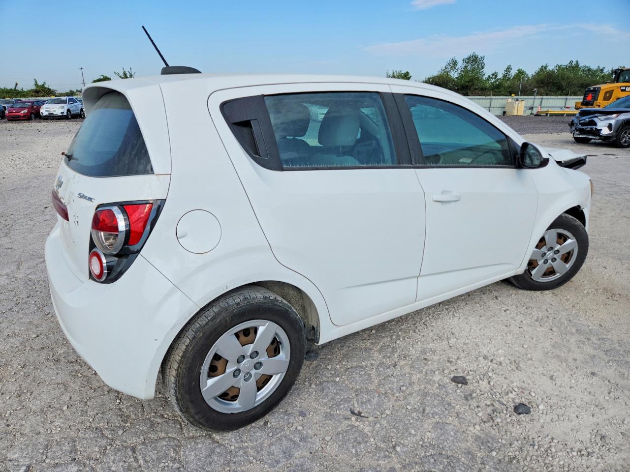 2015 Chevrolet Sonic Ls - Фото 3