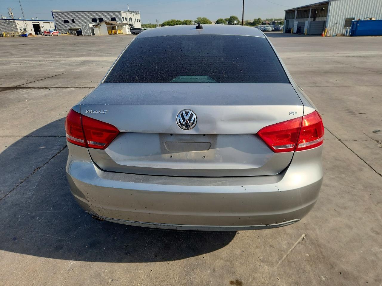2012 Volkswagen Passat Se - Image 6
