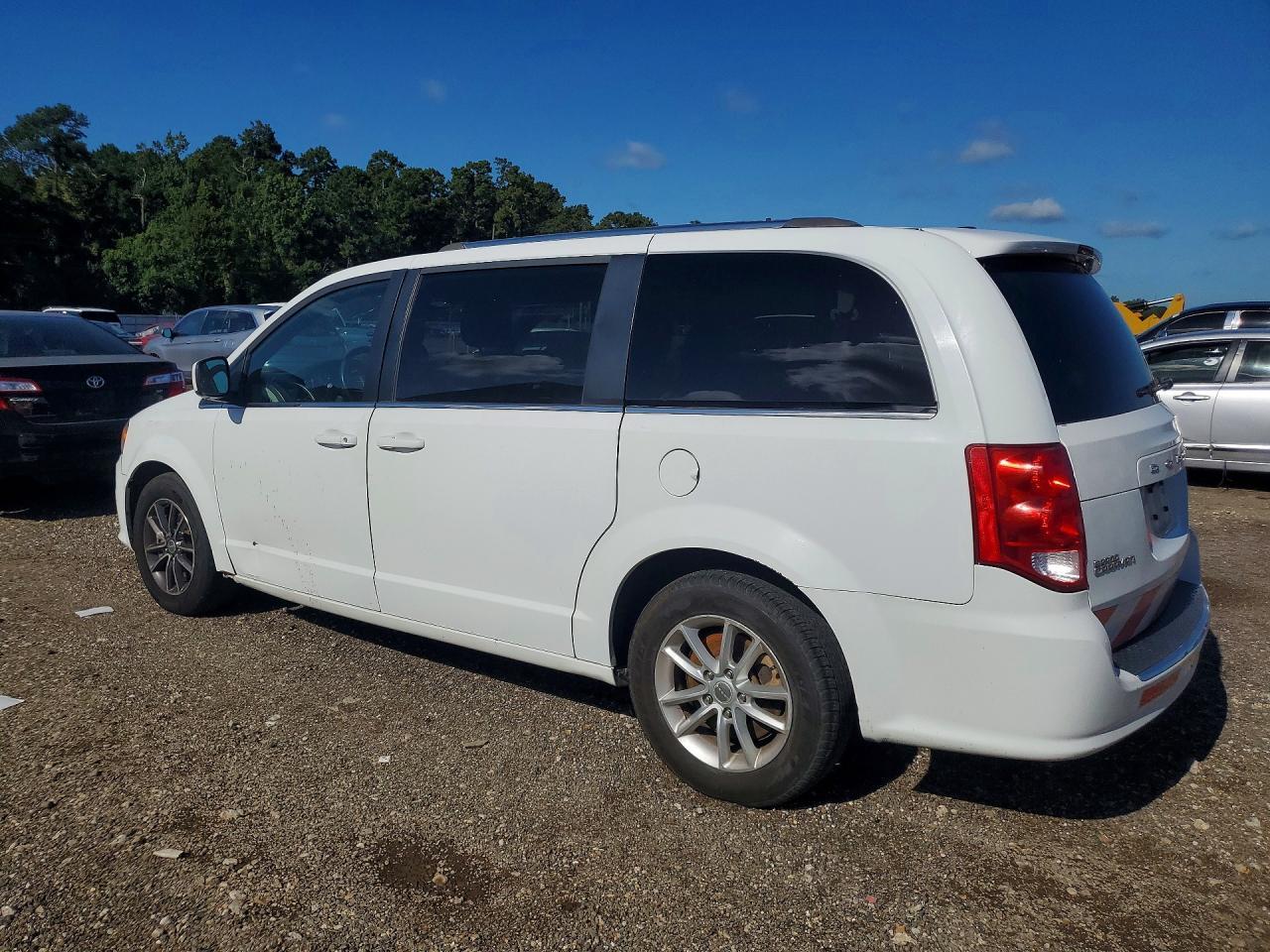 2018 Dodge Grand Caravan Sxt - Image 2