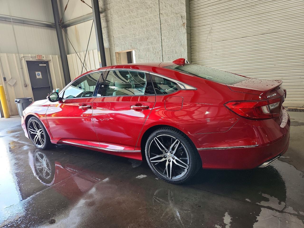 2022 Honda Accord Touring - Фото 2