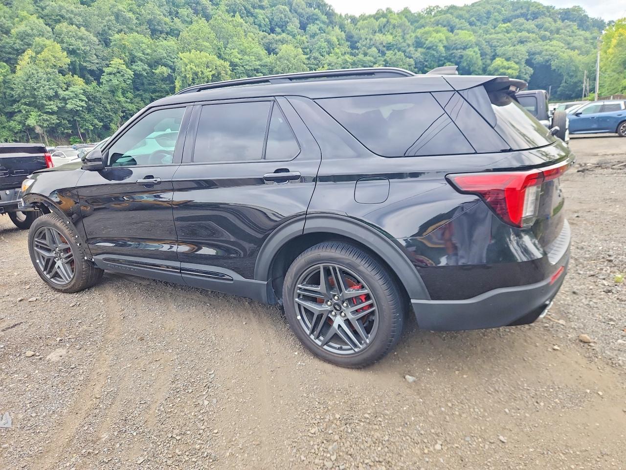 2025 Ford Explorer S - Image 2