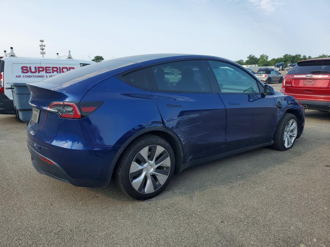 2023 Tesla Model Y - Фото 3