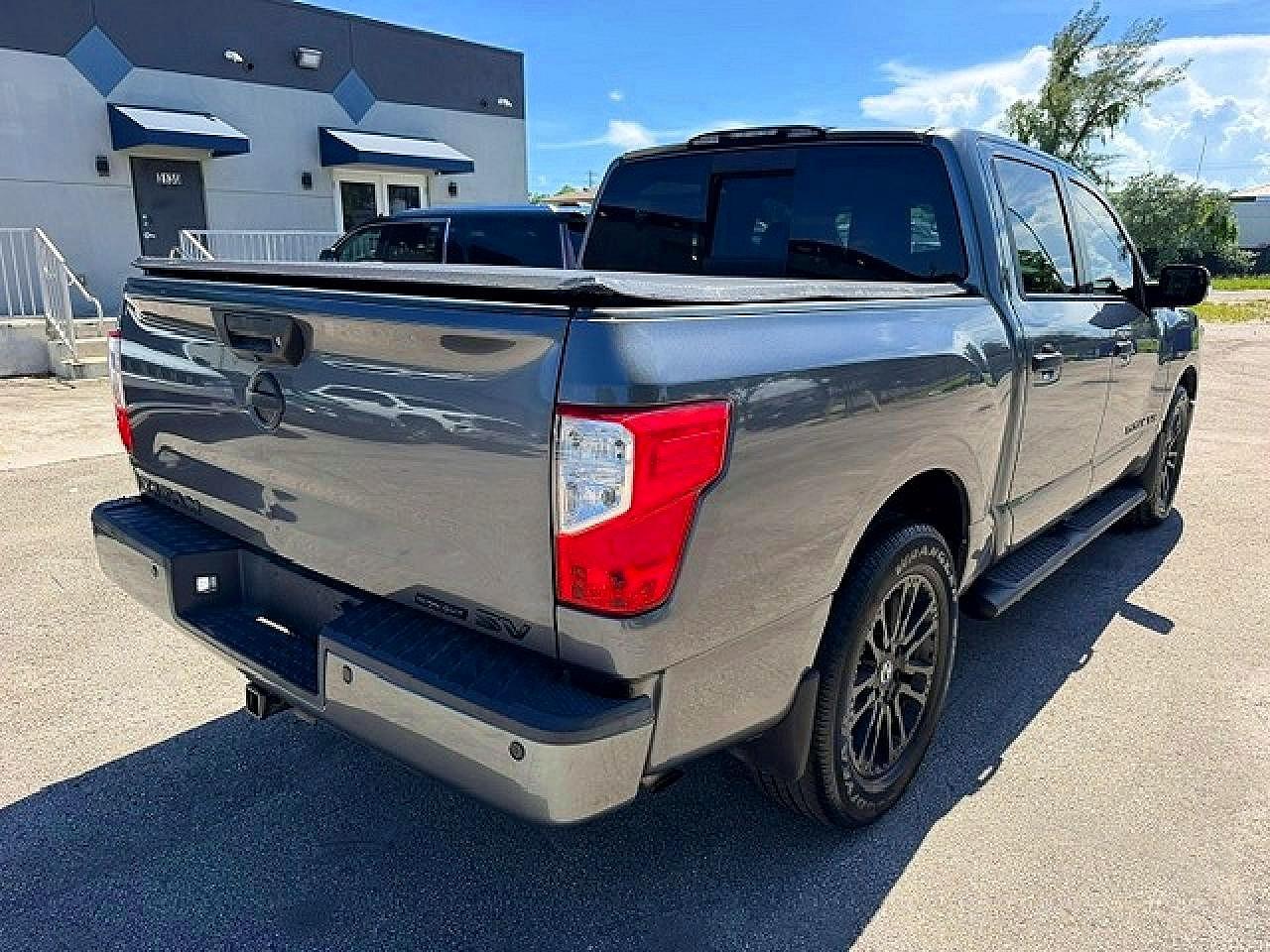 2019 Nissan Titan Sv - Фото 3