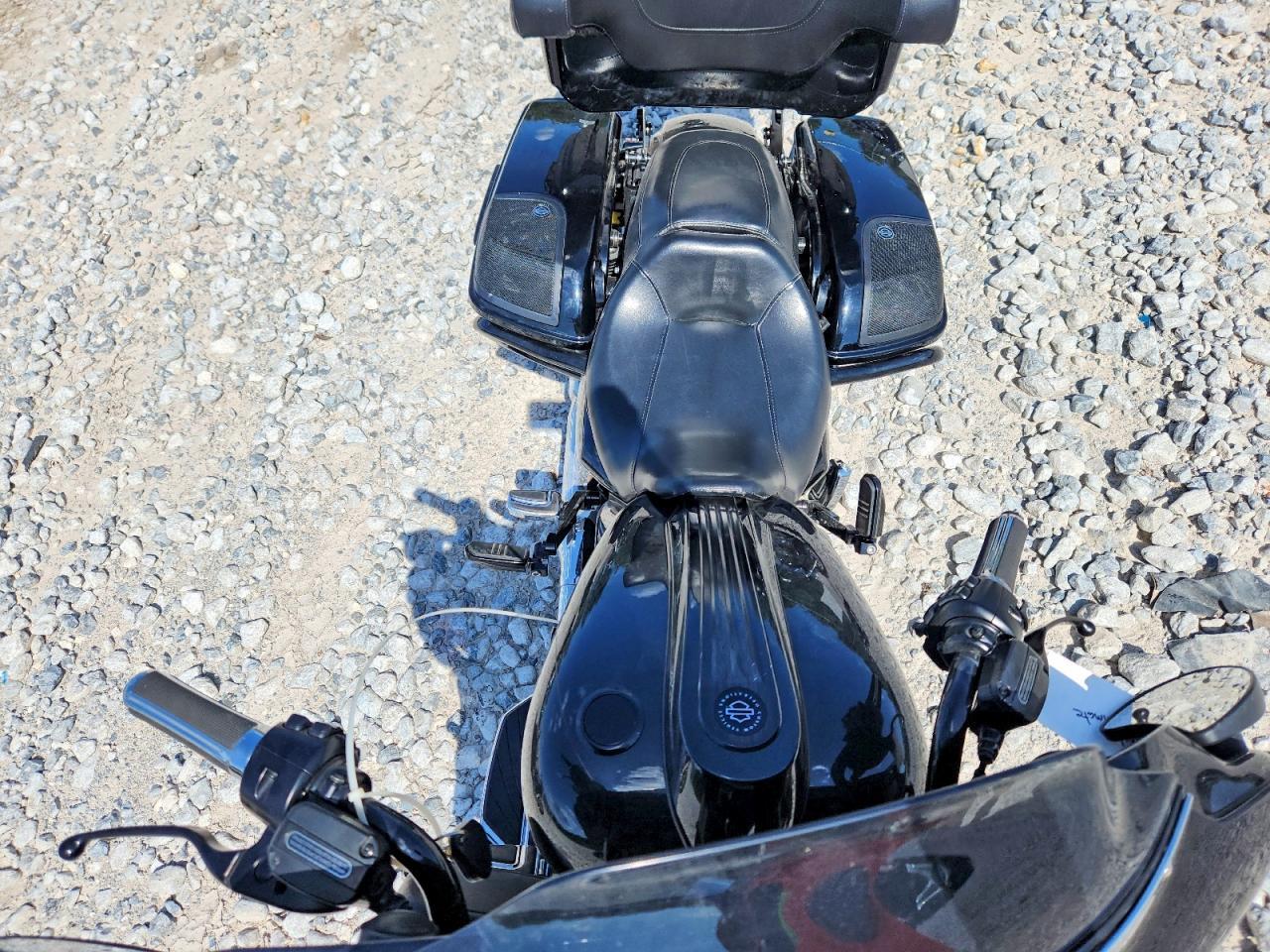 2017 Harley-Davidson Flhxse Cvo Street Glide - Image 5