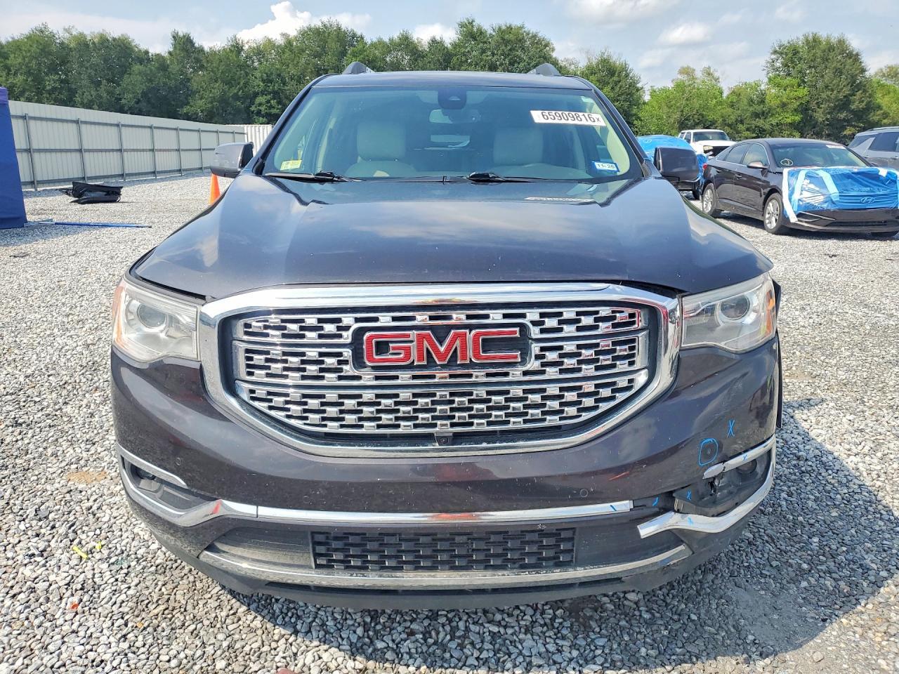 2017 GMC Acadia Denali - Image 5