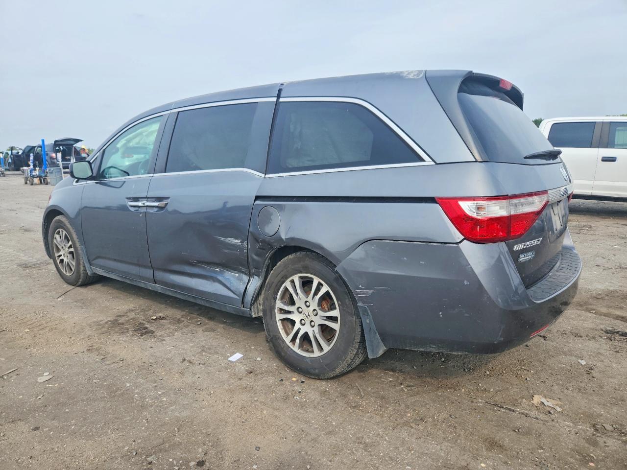 2011 Honda Odyssey Exl - Image 2