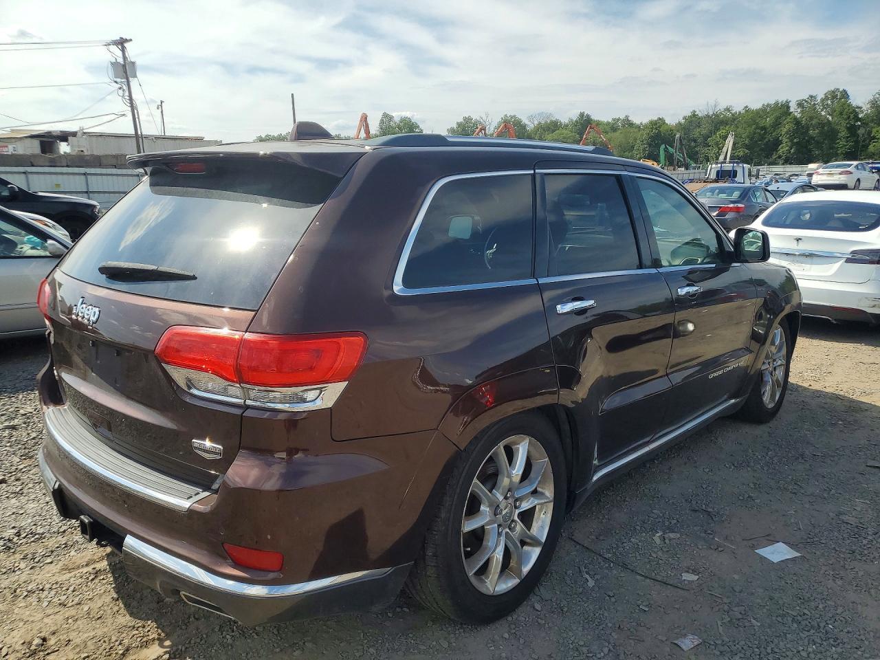 2014 Jeep Grand Cherokee Summit - Image 3