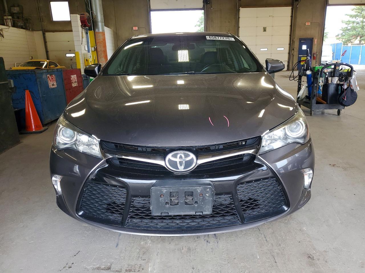 2017 Toyota Camry Se - Фото 5