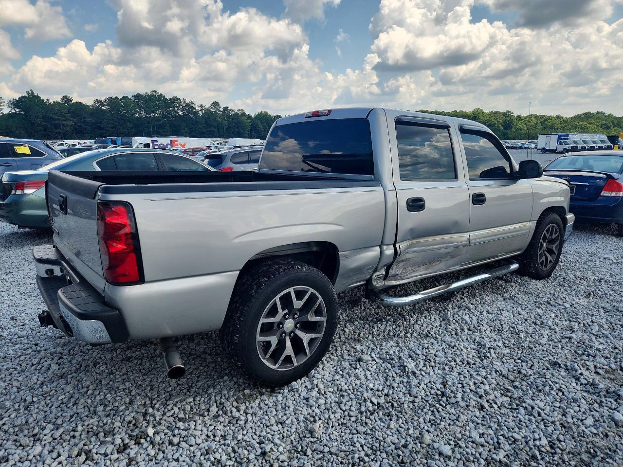 2007 Chevrolet Silverado C1500 Classic Crew Cab - Image 3