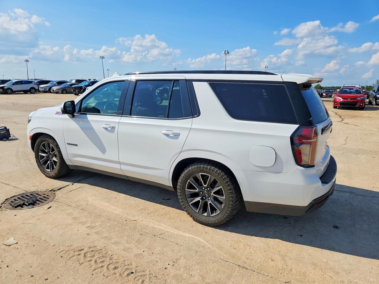 2021 Chevrolet Tahoe K1500 Z71 - Фото 2