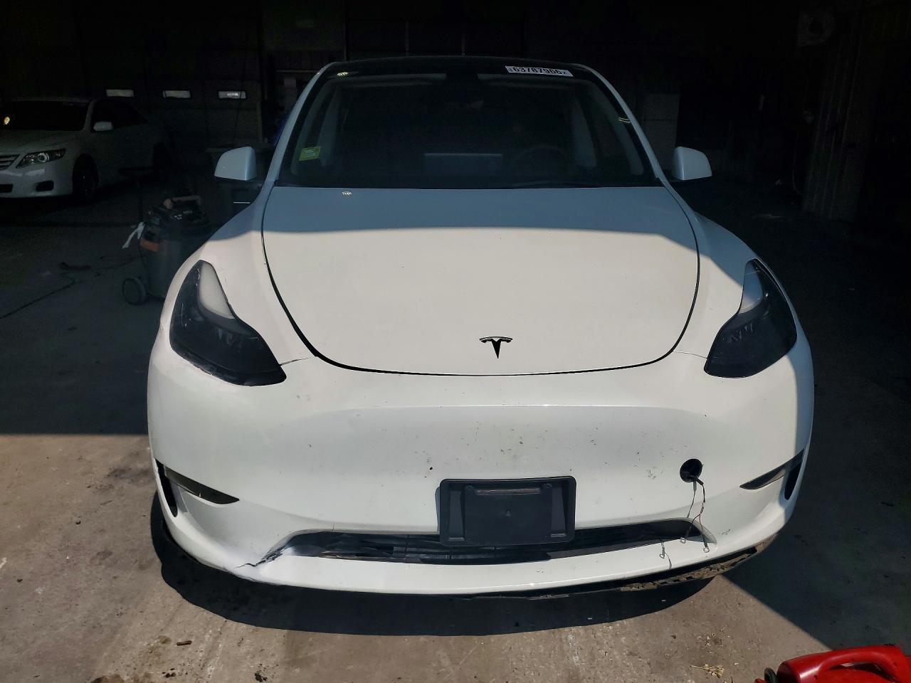 2023 Tesla Model Y - Image 5