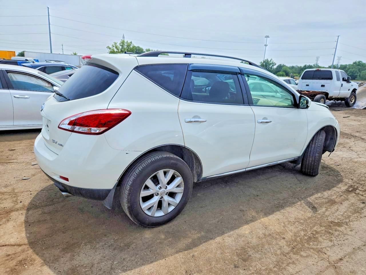 2014 Nissan Murano Sv - Image 3
