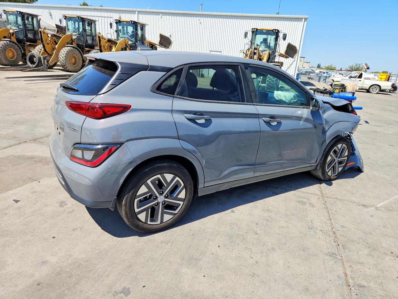 2023 Hyundai Kona Se - Image 3