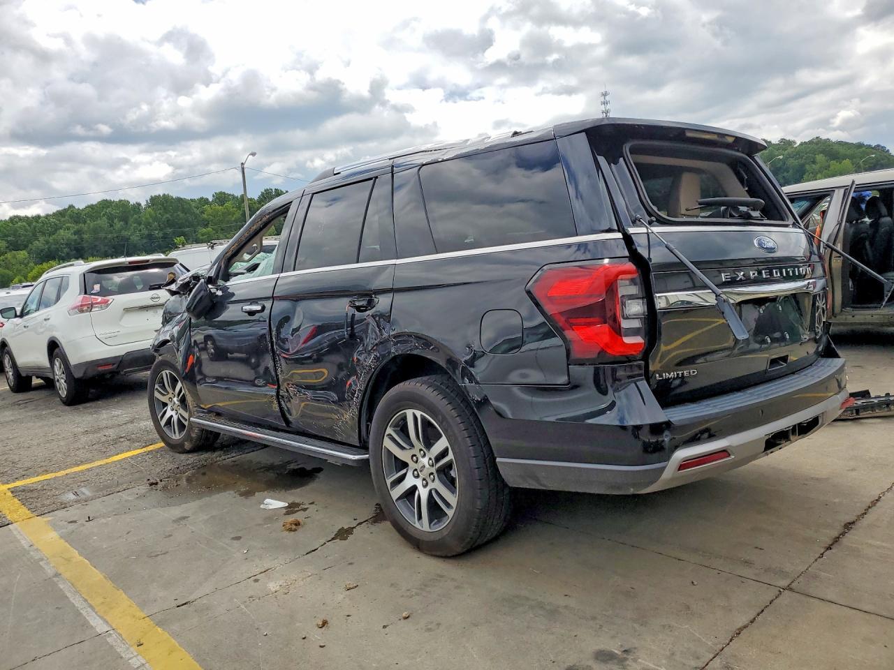 2023 Ford Expedition Limited - Image 2