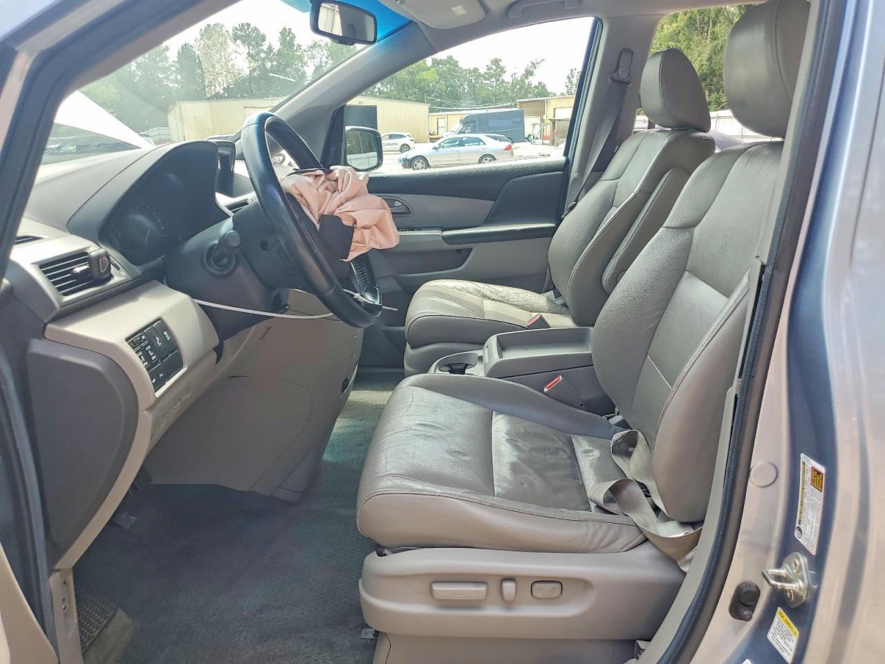2012 Honda Odyssey Touring - Image 7