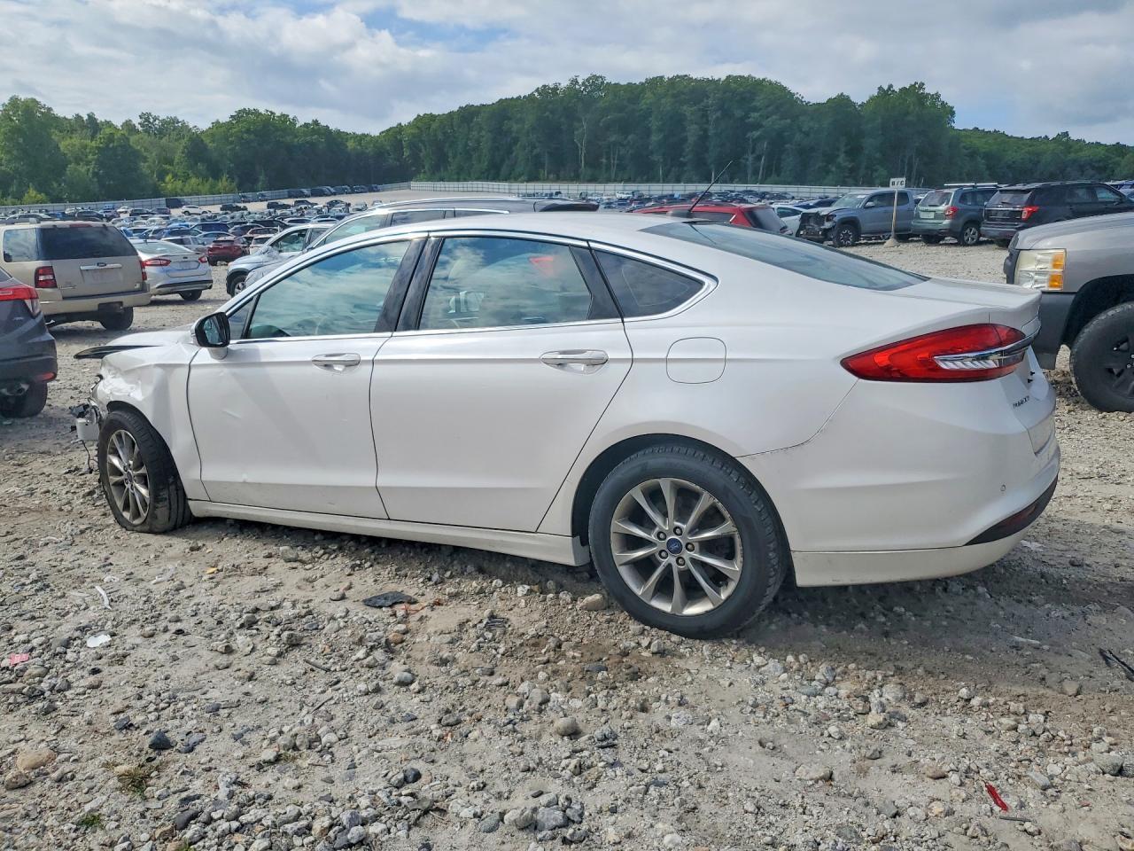 2017 Ford Fusion Se - Фото 2