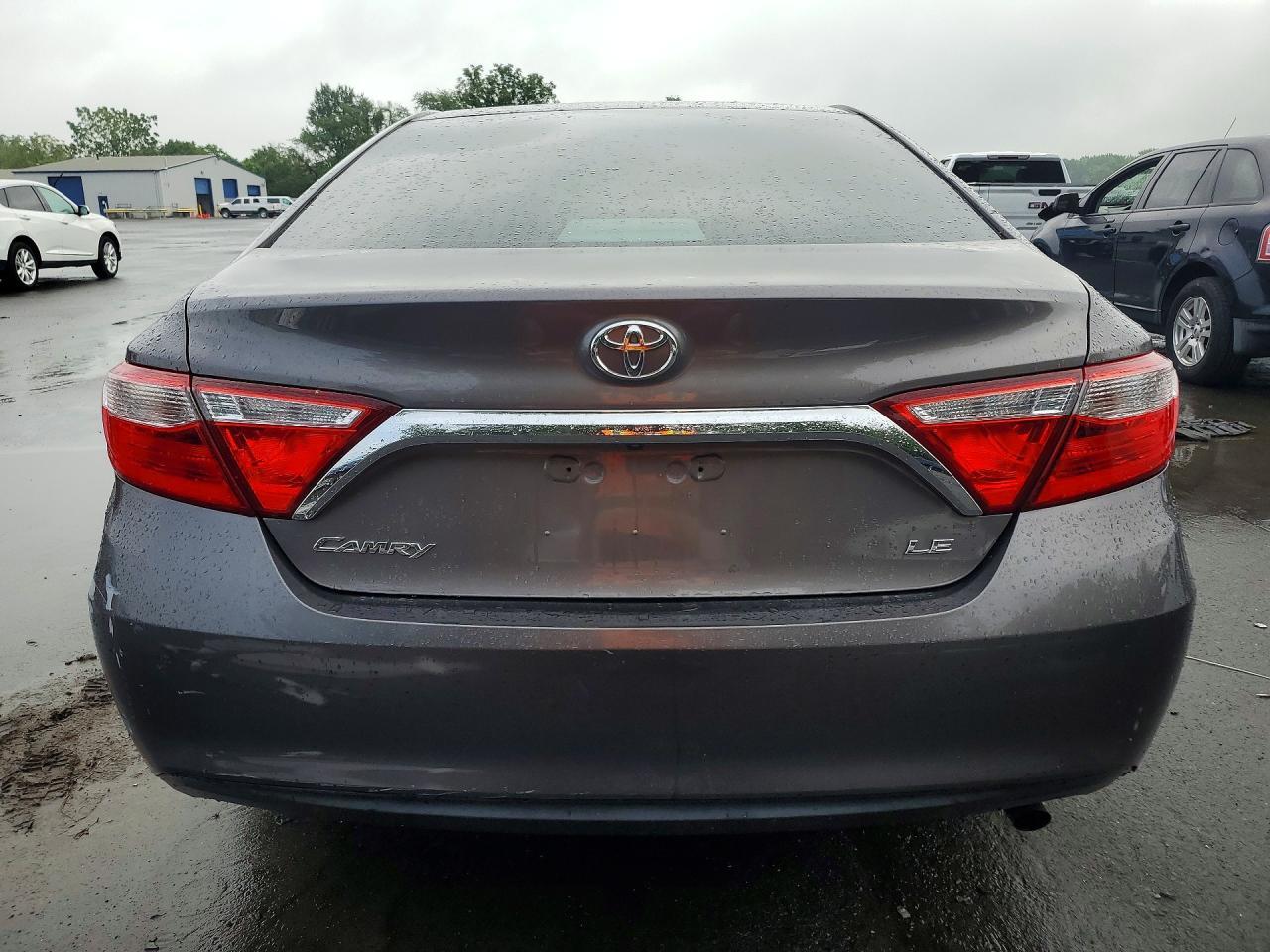 2017 Toyota Camry Le - Фото 6