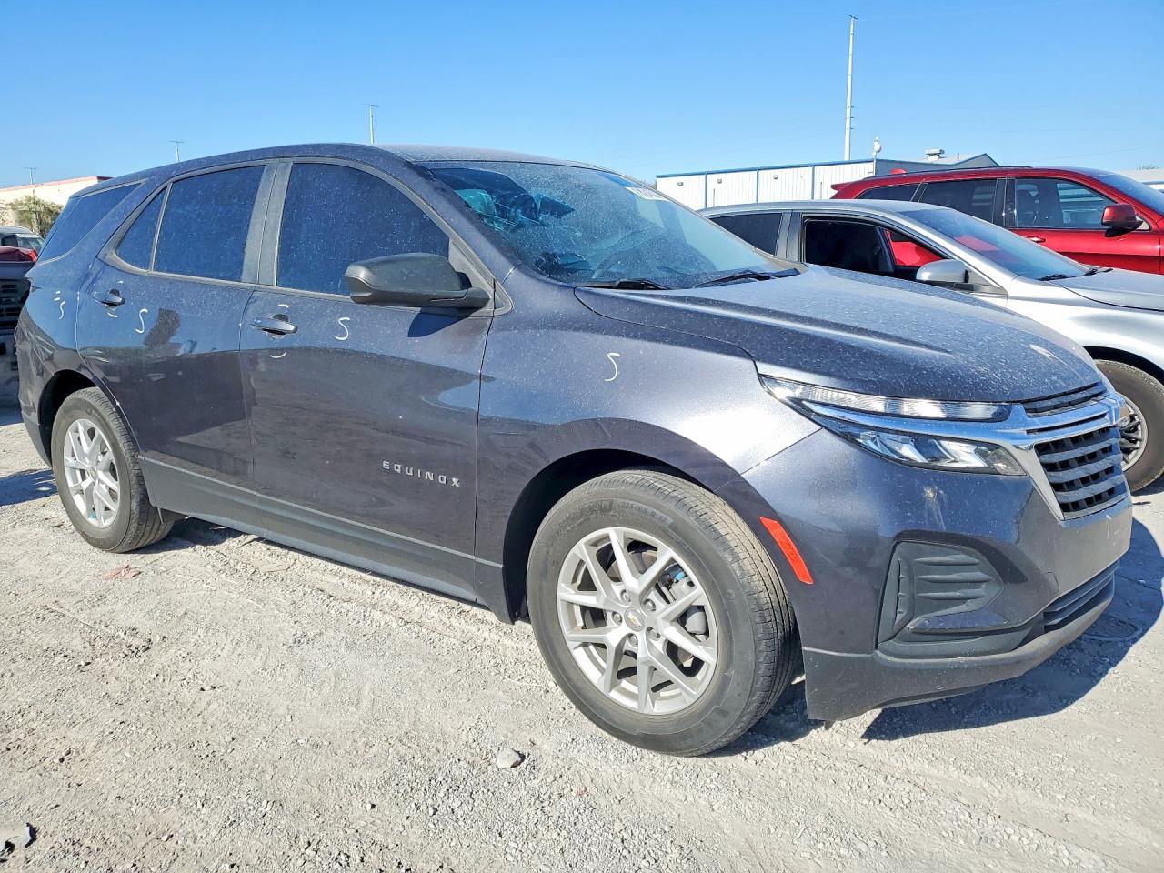 2022 Chevrolet Equinox Ls - Image 4