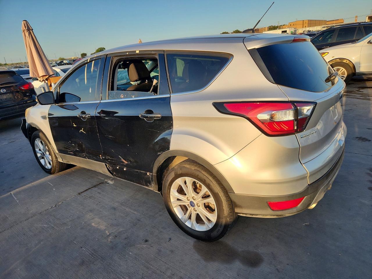 2017 Ford Escape Se - Фото 2