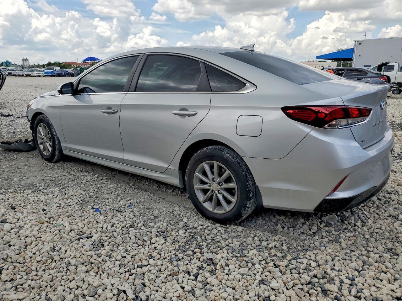 2018 Hyundai Sonata Se - Фото 2
